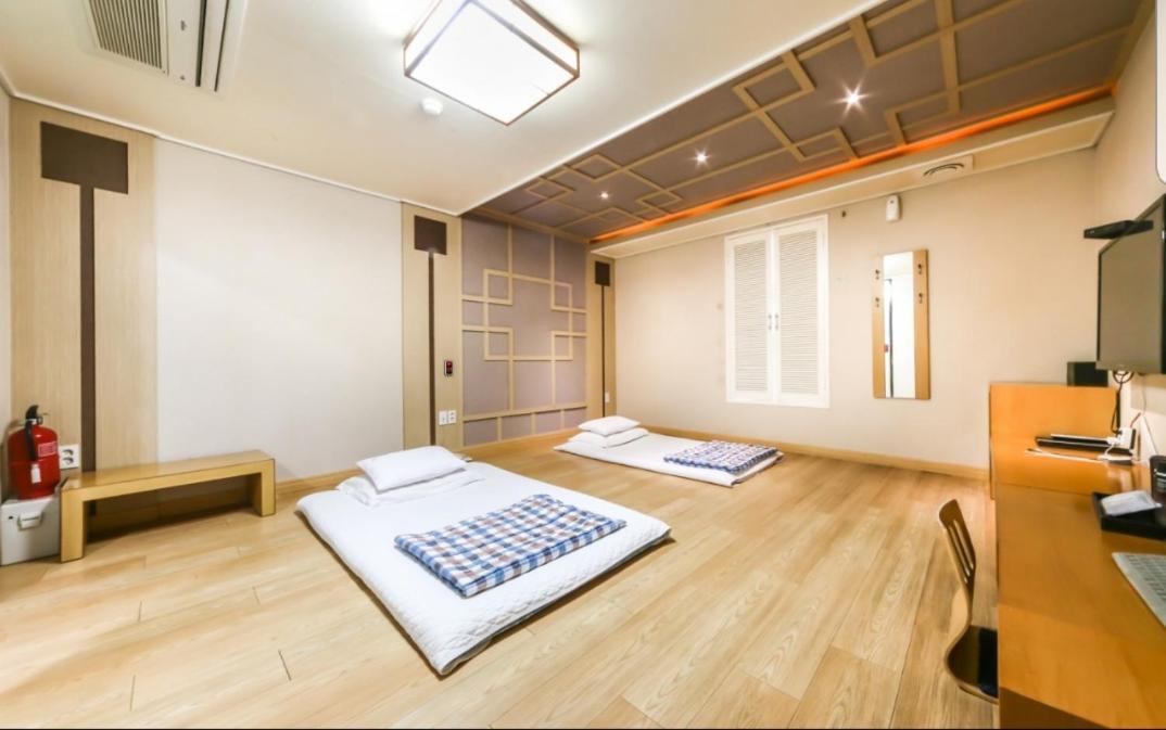 Madoka Motel Gyeongju Exterior foto